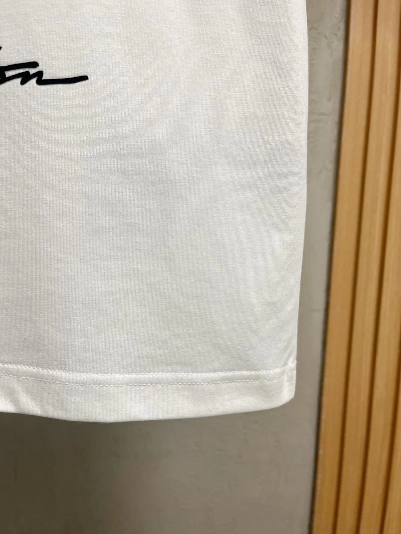 SoftTouch Louis Vuitton T-Shirts 136213