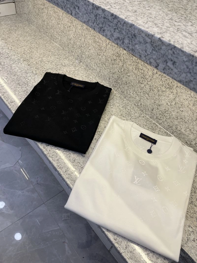 Affordable Louis Vuitton T-Shirts 136205