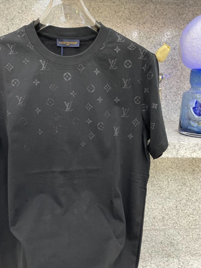Affordable Louis Vuitton T-Shirts 136205