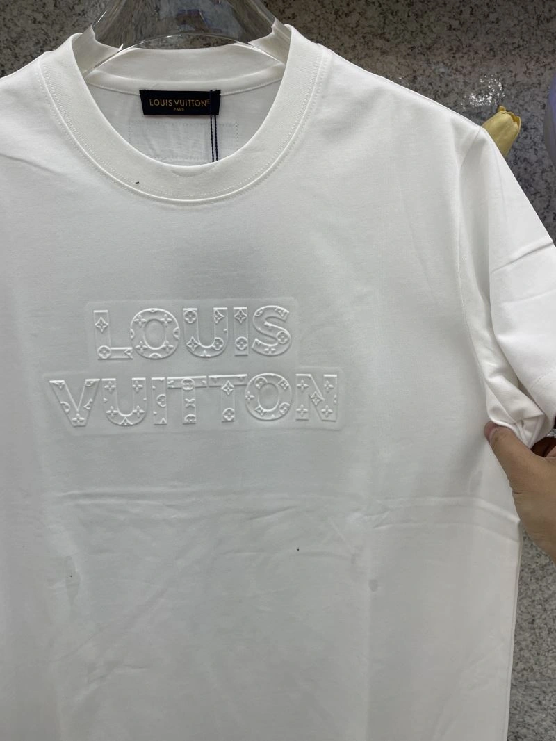 Seasonal Louis Vuitton T-Shirts 136209
