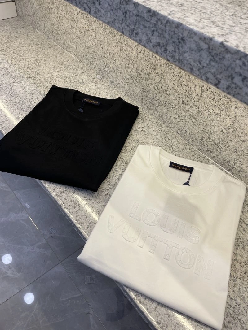SmoothTexture Louis Vuitton T-Shirts 136211