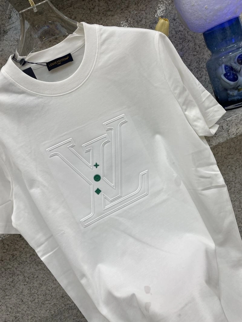 SmoothTexture Louis Vuitton T-Shirts 136211