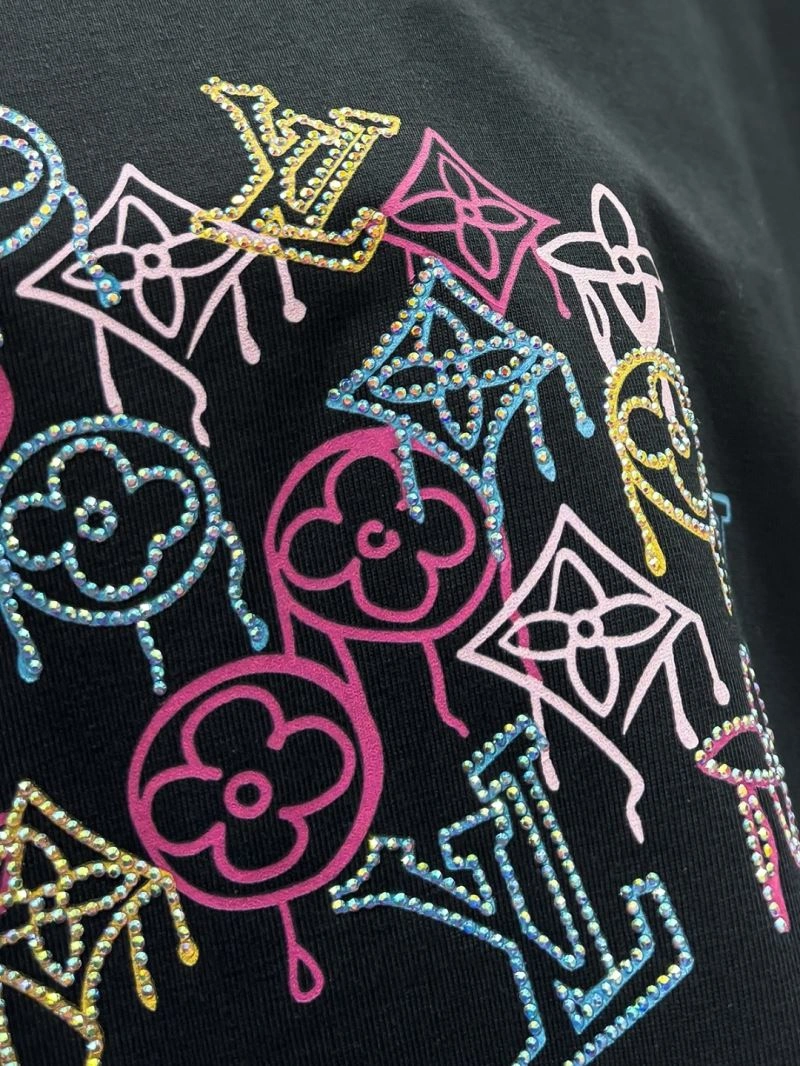 Louis Vuitton T-Shirts Comfortable 136204
