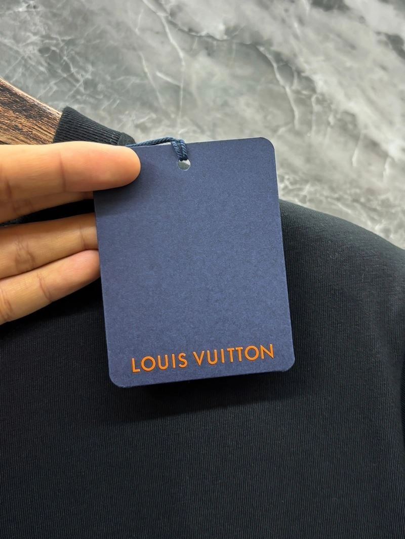Louis Vuitton T-Shirts Comfortable 136204