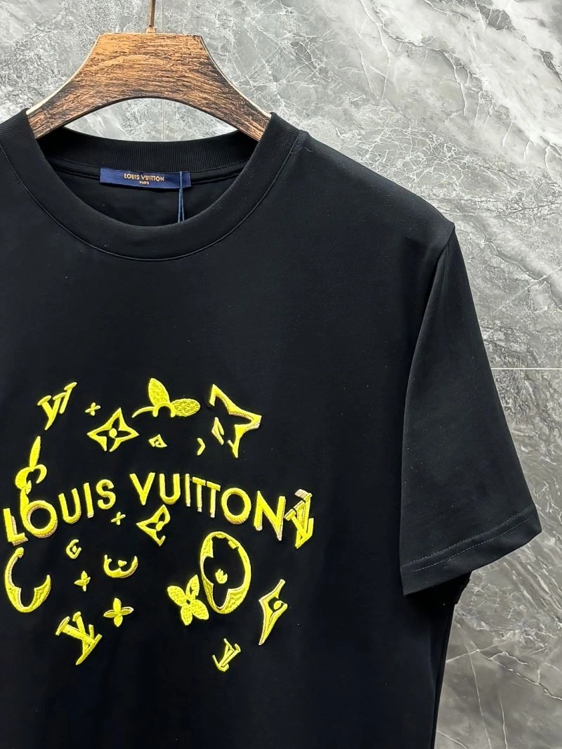 Refined Louis Vuitton T-Shirts 136203