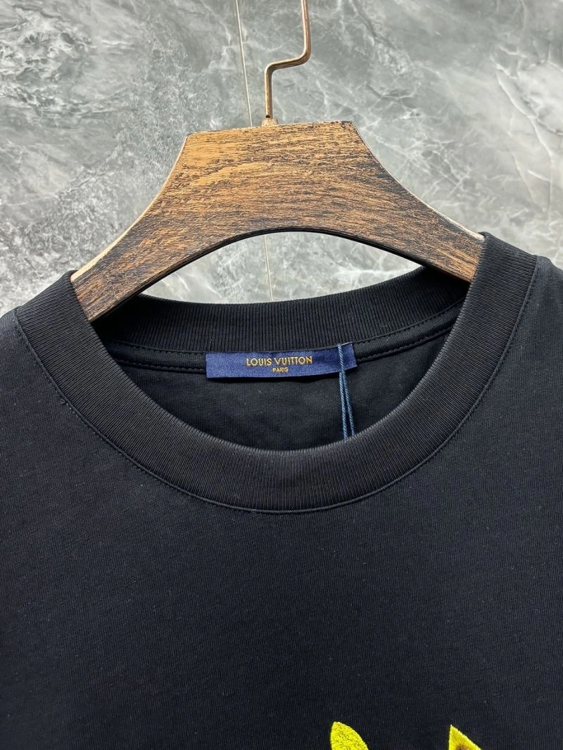Refined Louis Vuitton T-Shirts 136203