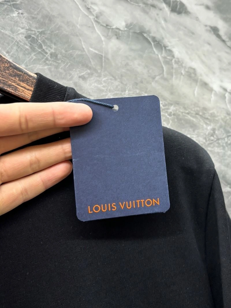 Refined Louis Vuitton T-Shirts 136203