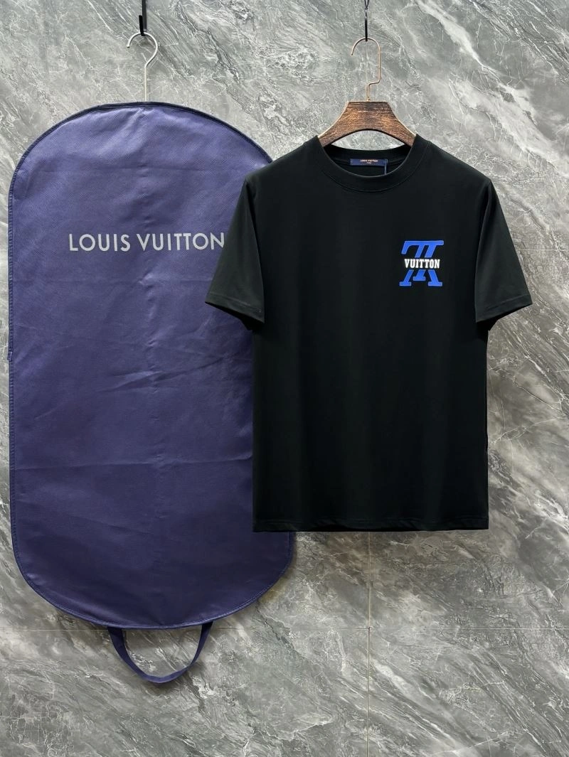 Classic Louis Vuitton T-Shirts 136208