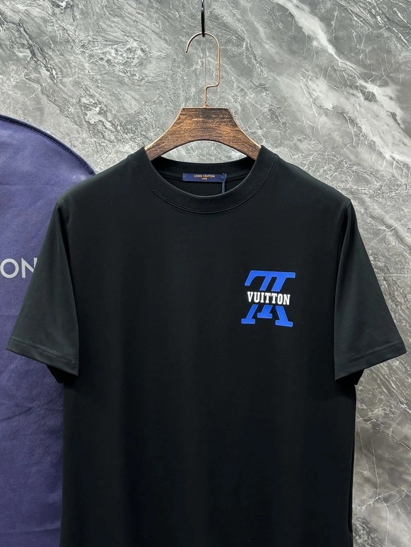 Classic Louis Vuitton T-Shirts 136208