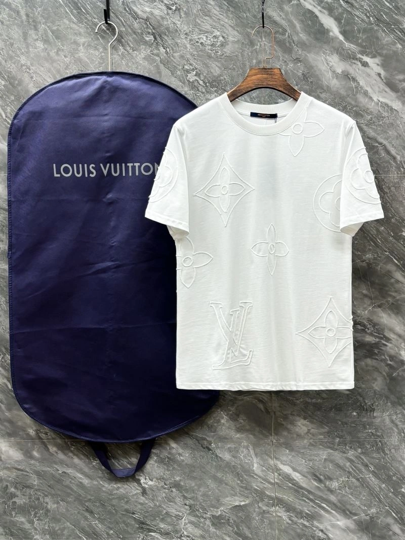 Louis Vuitton T-Shirts UrbanChic 136185