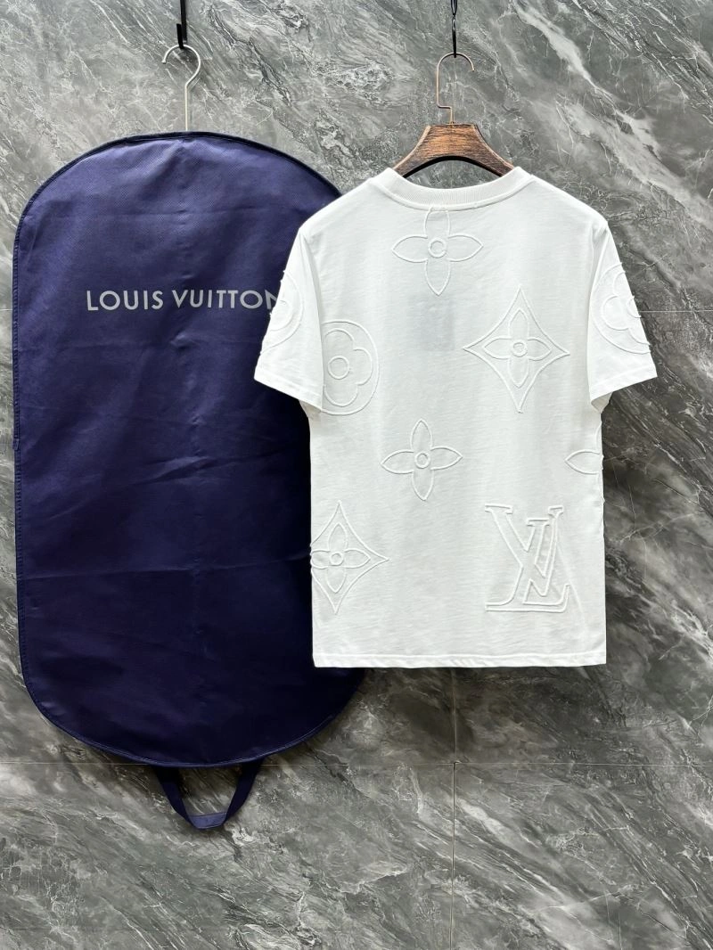 Louis Vuitton T-Shirts UrbanChic 136185