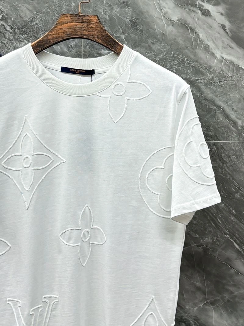 Louis Vuitton T-Shirts UrbanChic 136185