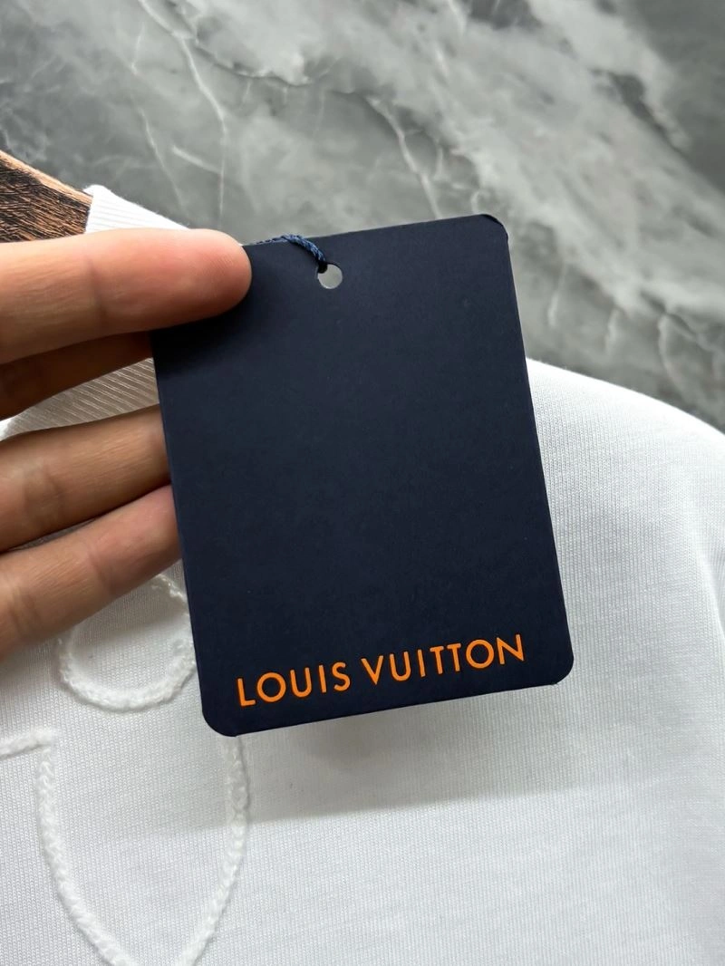 Louis Vuitton T-Shirts UrbanChic 136185