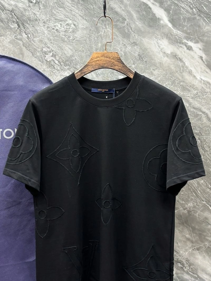 Cozy Louis Vuitton T-Shirts 136187