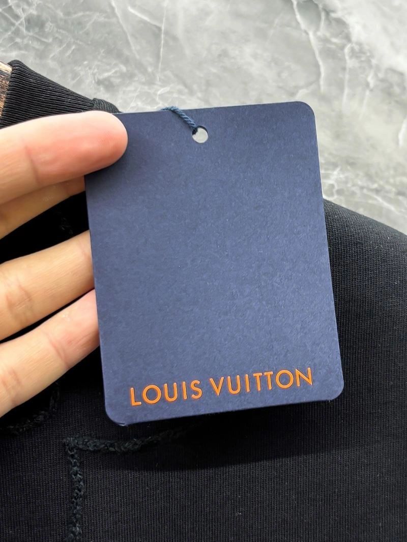 Cozy Louis Vuitton T-Shirts 136187