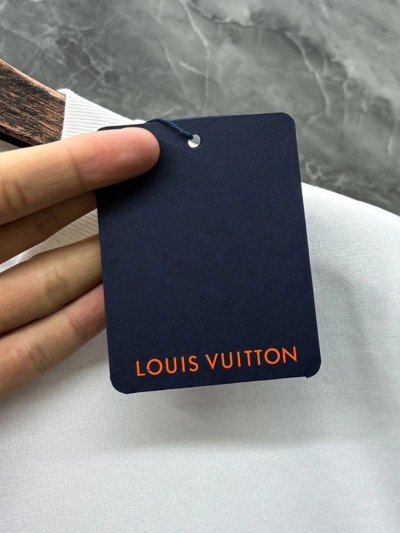 Effortless Louis Vuitton T-Shirts 136191