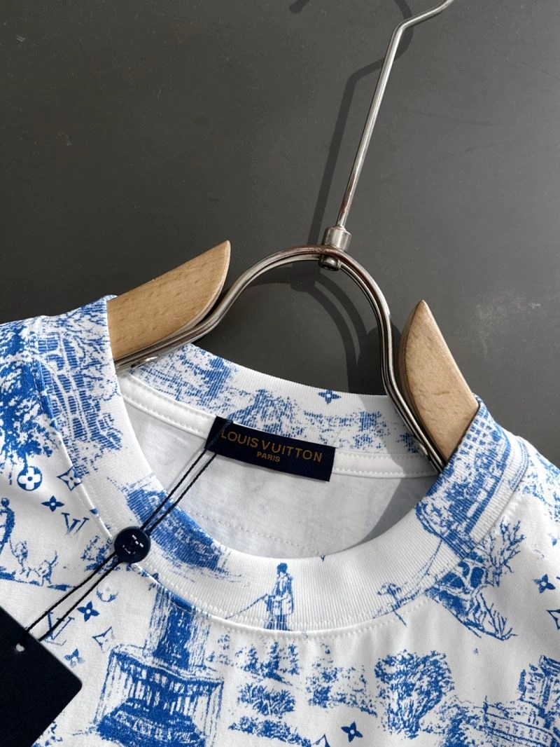 Louis Vuitton T-Shirts EyeCatching 136179
