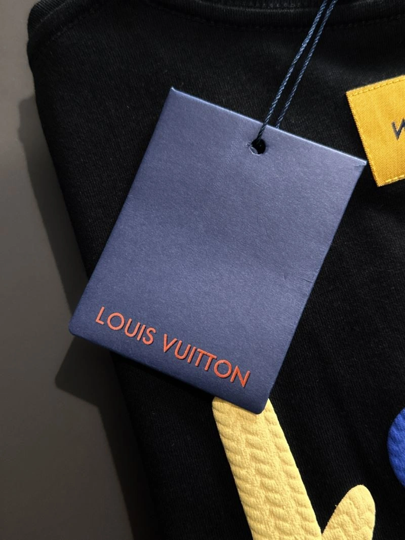 MoistureWicking Louis Vuitton T-Shirts 136176