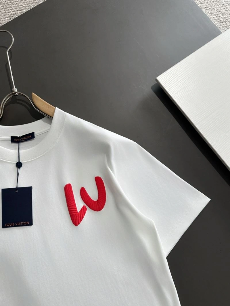 Upgraded Louis Vuitton T-Shirts 136189