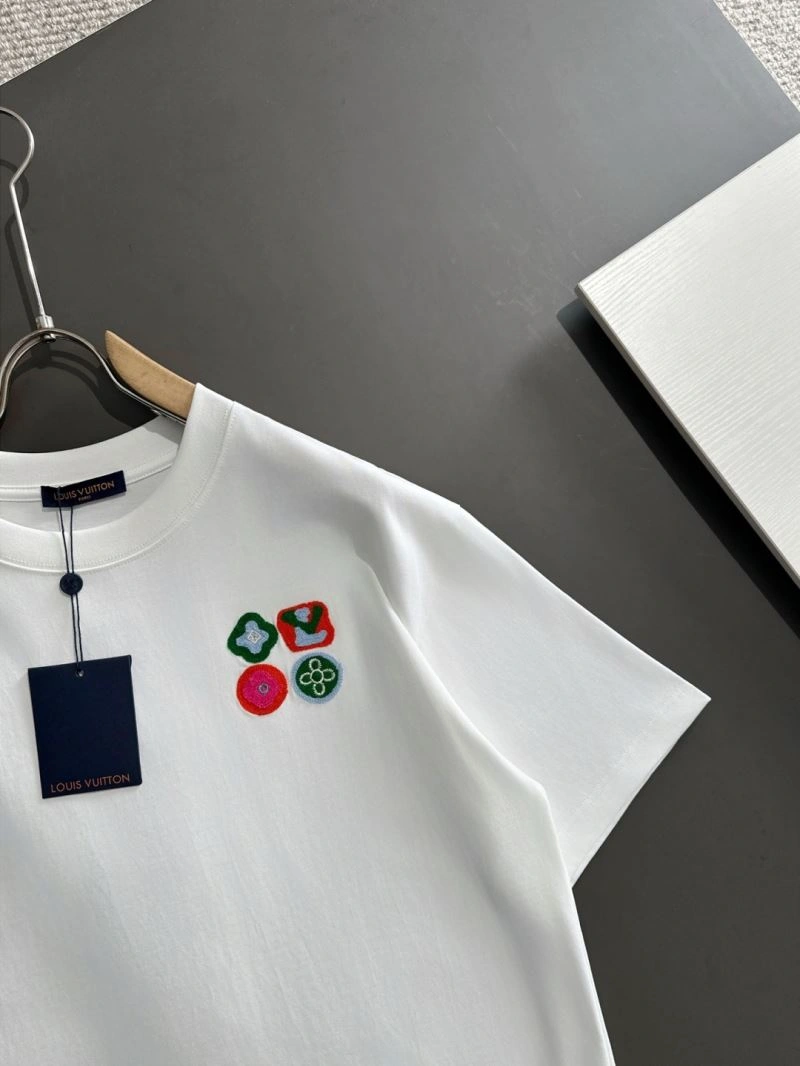 EasyMatch Louis Vuitton T-Shirts 136197