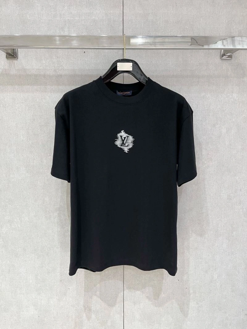 Sleek Louis Vuitton T-Shirts 136184