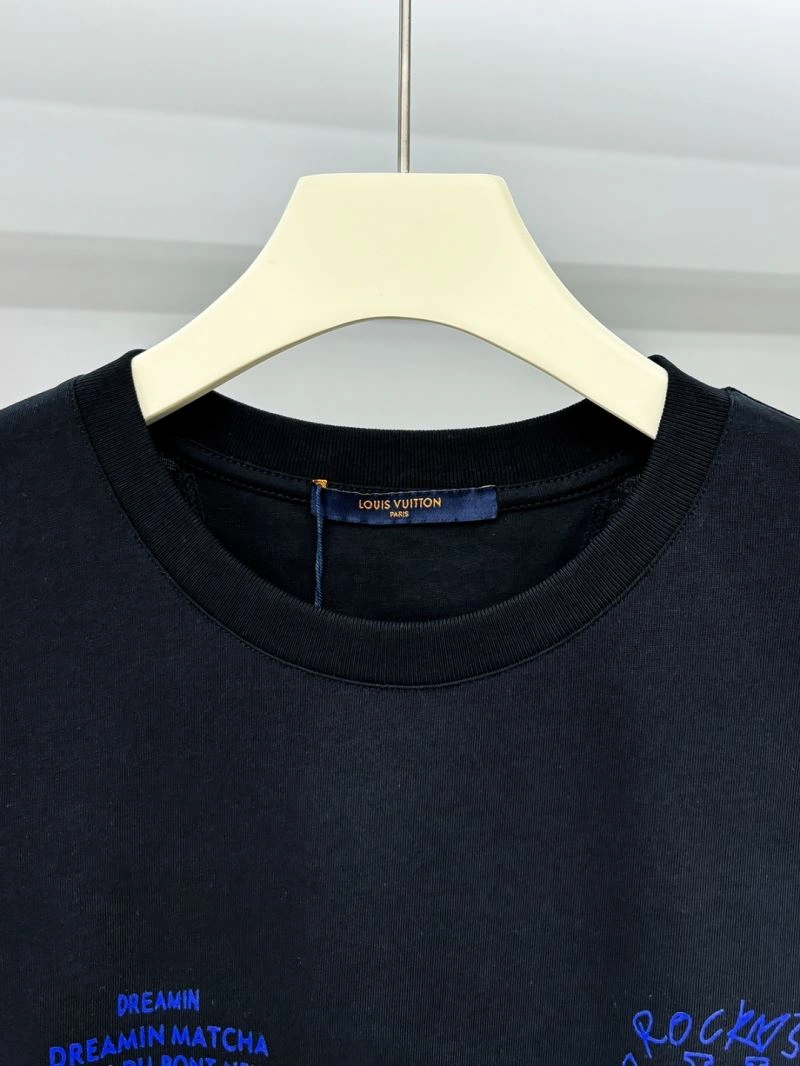 WellDesigned Louis Vuitton T-Shirts 136199