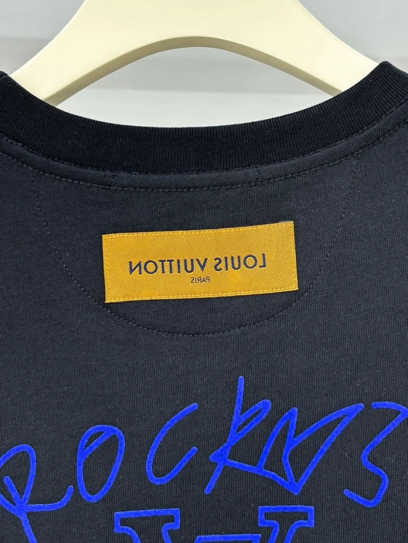WellDesigned Louis Vuitton T-Shirts 136199