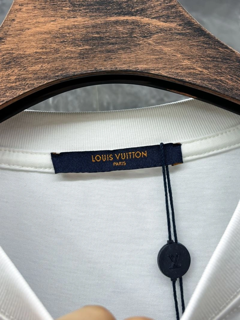 Louis Vuitton T-Shirts Lightweight 136190