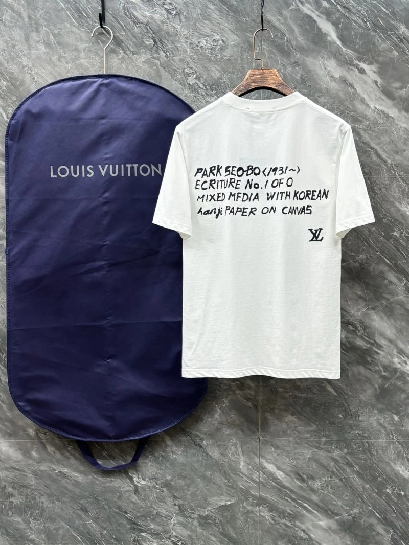 Louis Vuitton T-Shirts Lightweight 136190