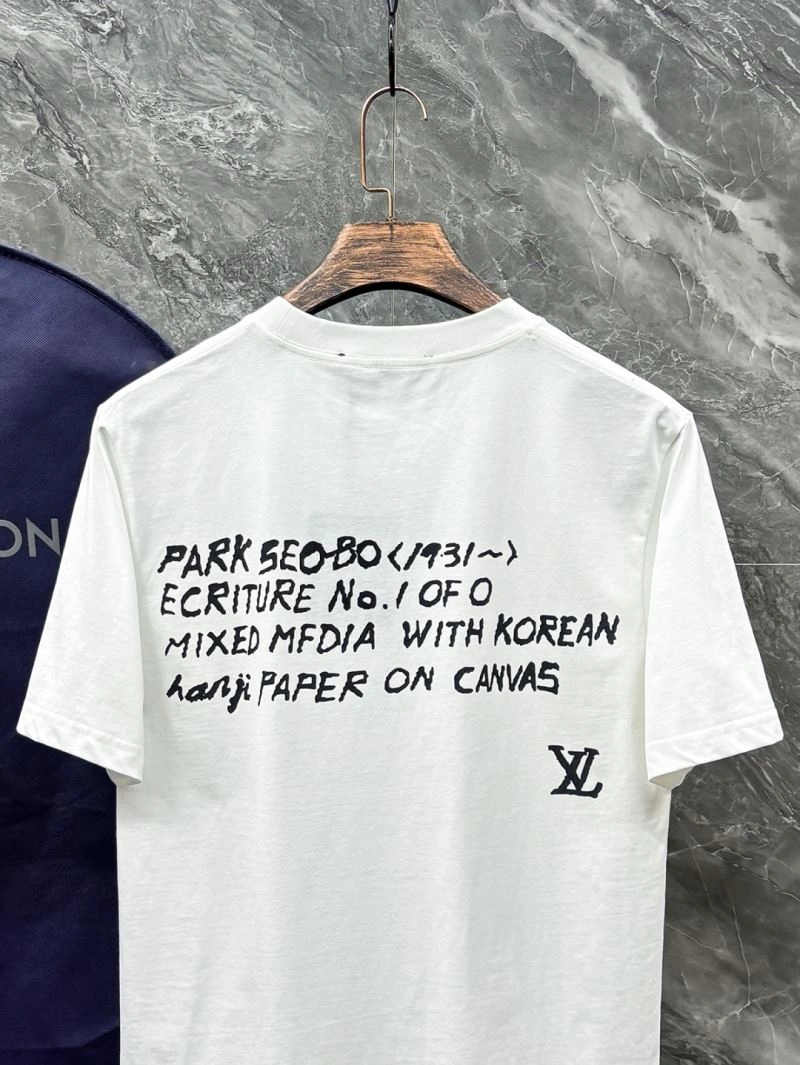 Louis Vuitton T-Shirts Lightweight 136190