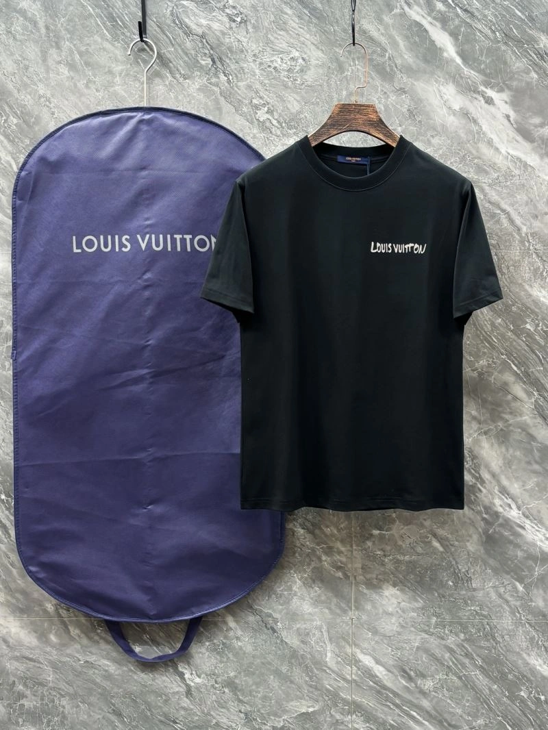Louis Vuitton T-Shirts Sleek 136186