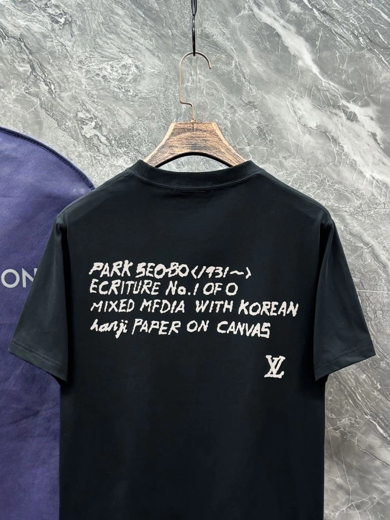 Louis Vuitton T-Shirts Sleek 136186