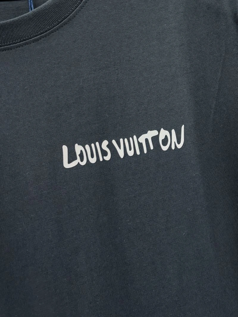 Louis Vuitton T-Shirts Sleek 136186