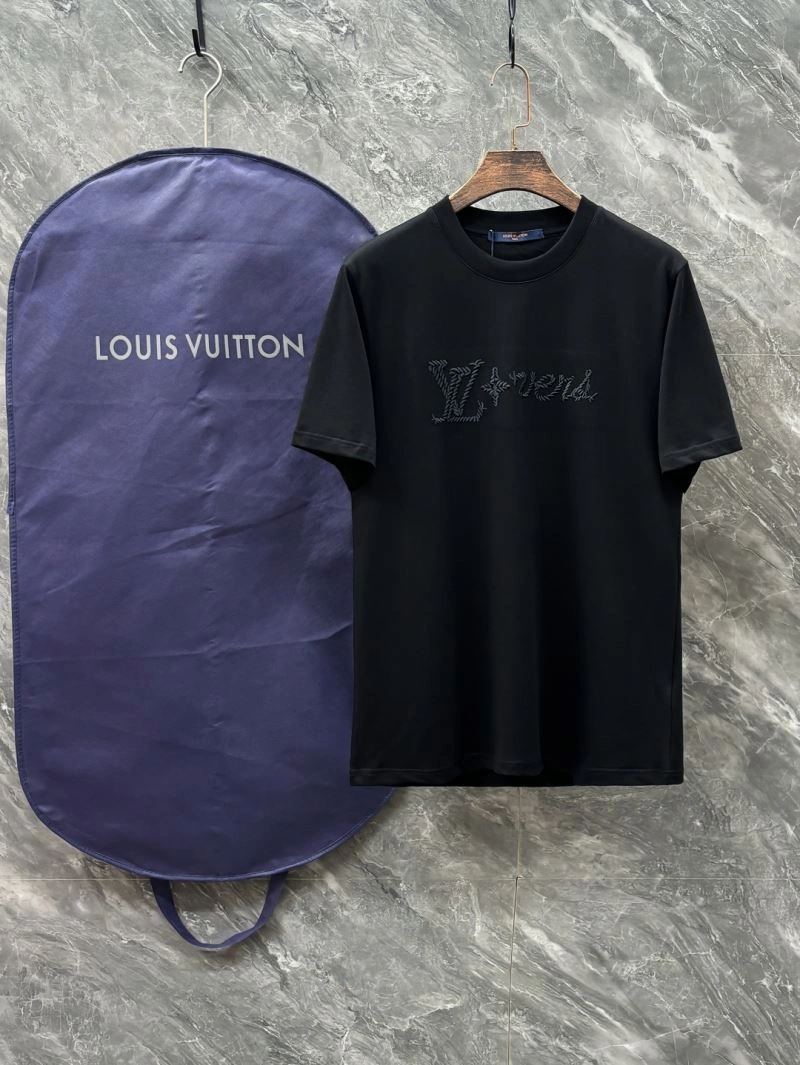 Tailored Louis Vuitton T-Shirts 136173