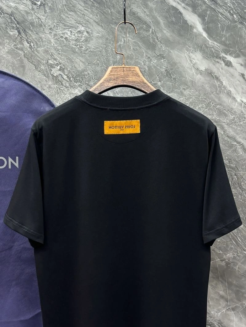 Tailored Louis Vuitton T-Shirts 136173