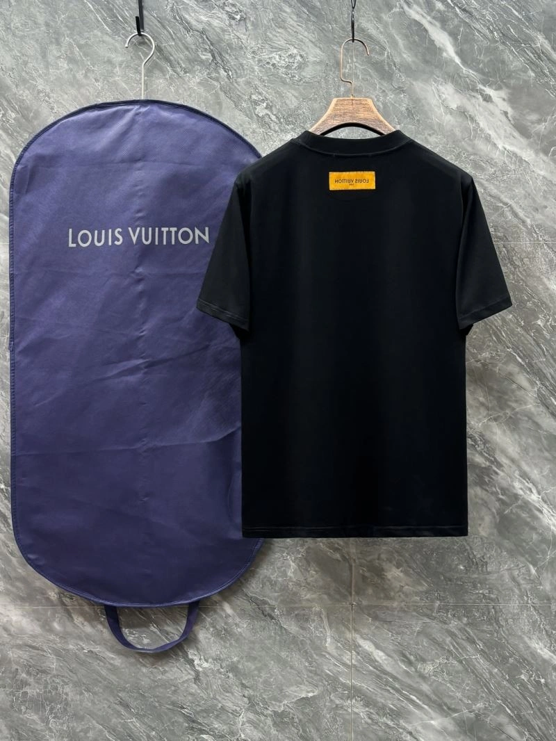 Tailored Louis Vuitton T-Shirts 136173