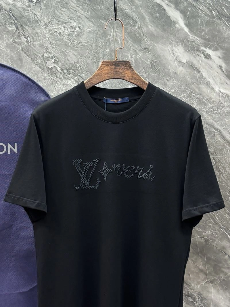 Tailored Louis Vuitton T-Shirts 136173