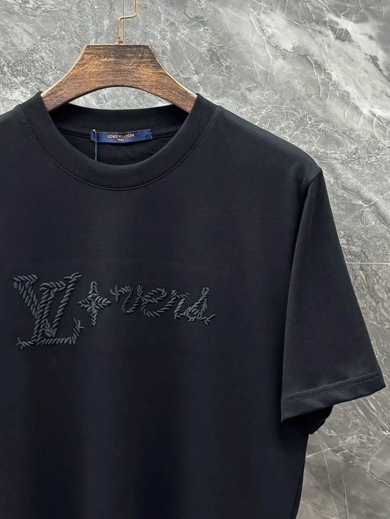 Tailored Louis Vuitton T-Shirts 136173
