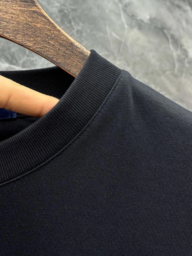 Tailored Louis Vuitton T-Shirts 136173