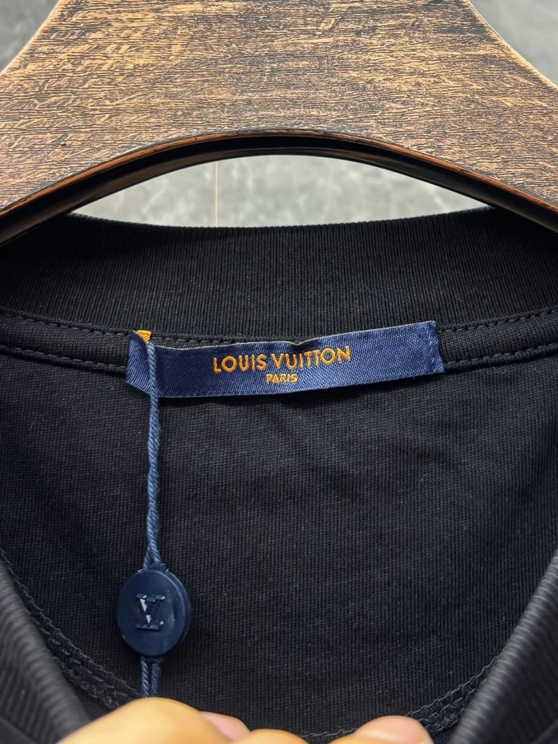 Tailored Louis Vuitton T-Shirts 136173