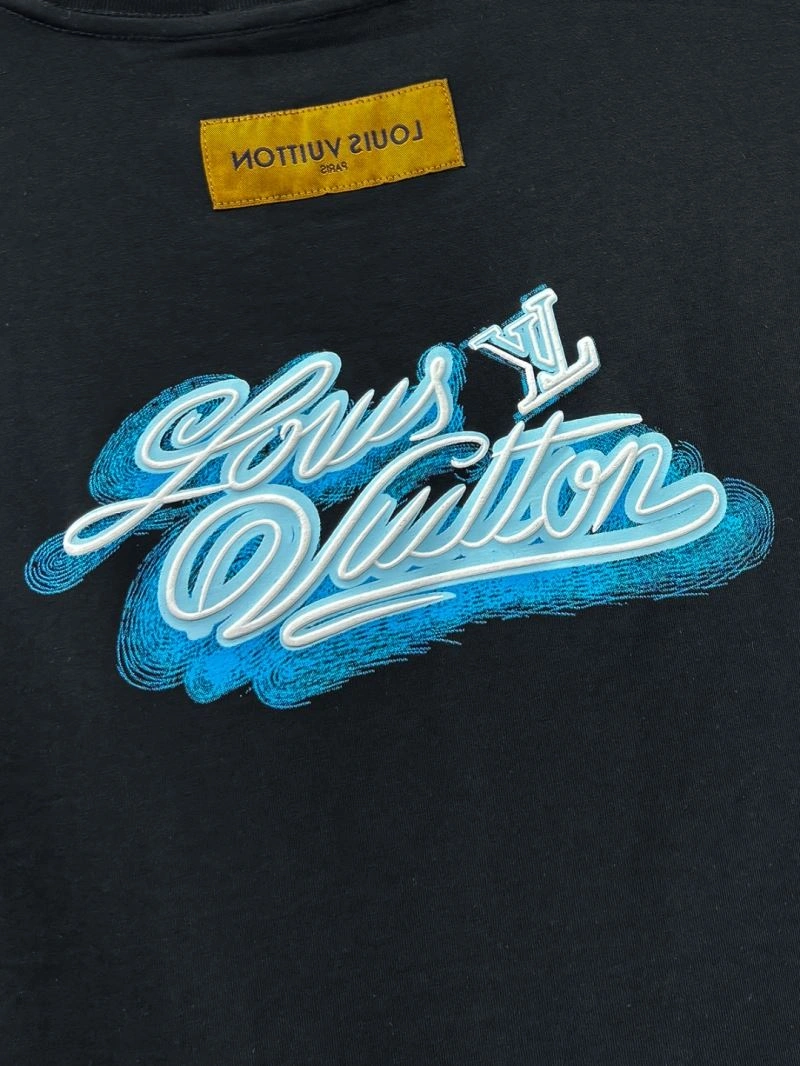 Vibrant Louis Vuitton T-Shirts 136194