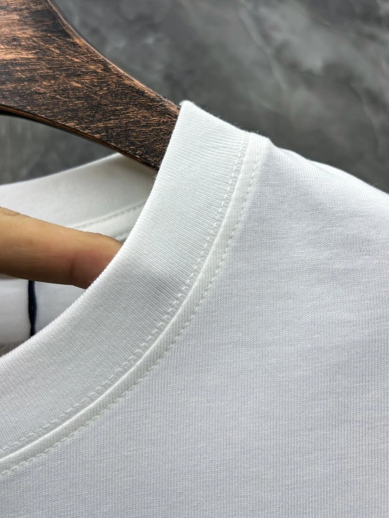 EyeCatching Louis Vuitton T-Shirts 136183