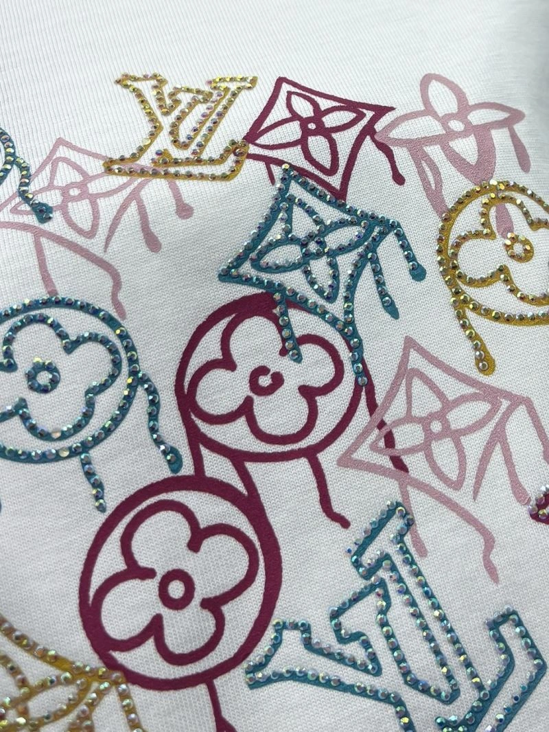 Louis Vuitton T-Shirts Lightweight 136178