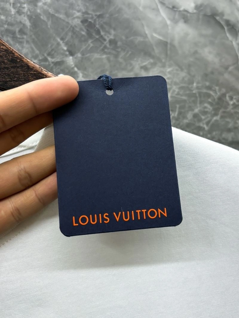 Louis Vuitton T-Shirts Lightweight 136178