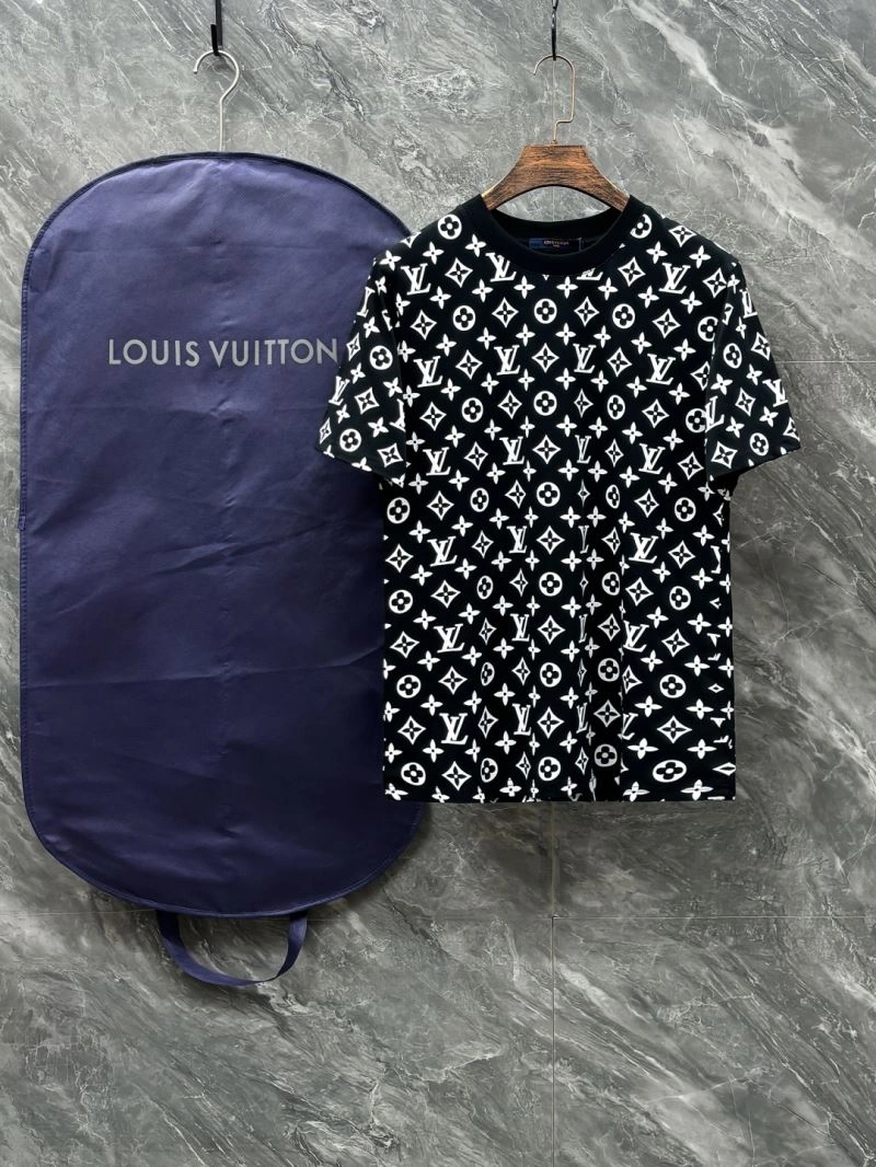 Stylish Louis Vuitton T-Shirts 136172