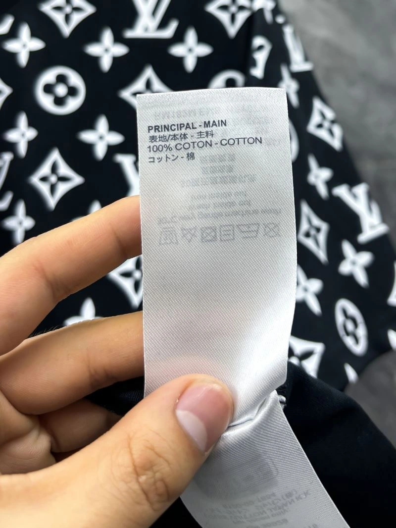 Stylish Louis Vuitton T-Shirts 136172