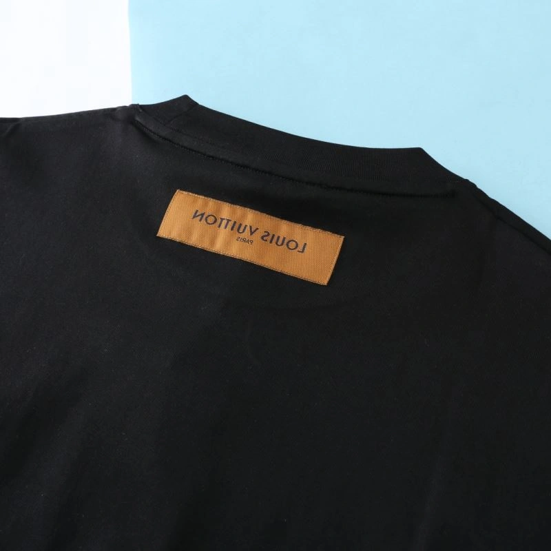 Tailored Louis Vuitton T-Shirts 136161