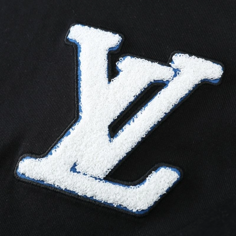 Tailored Louis Vuitton T-Shirts 136161