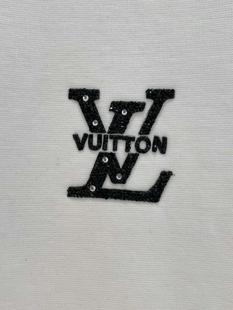 Effortless Louis Vuitton T-Shirts 136149