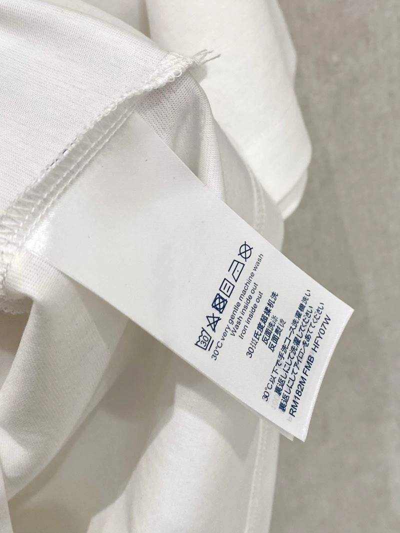 Effortless Louis Vuitton T-Shirts 136149